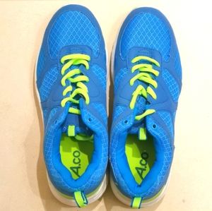 New running shoes Sneakers